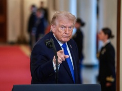 USA znoszą cła, Trump zapowiada kolejne. UE wstrzymuje ratyfikację umowy