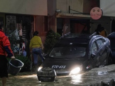 Katastrofa helikoptera podczas akcji pomocy powodzianom. Wiele ofiar, wśród nich dzieci