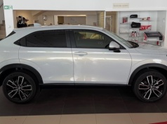 Honda HR-V z hybrydą potaniała do 121 900 zł. Zaskakuje prześwitem 188 mm, ale w środku jest ciaśniej, niż się wydaje