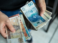 Stabilne zatrudnienie i praca przez 10 godzin tygodniowo. Oferują dodatki motywacyjne