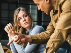 Nowe przepisy antymobbingowe przyjęte. Będą wyższe odszkodowania i prostsza definicja