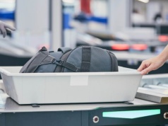 Jak sprawnie przejść kontrolę bezpieczeństwa na lotnisku? Sprawdzone sposoby