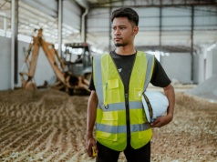 Czas wreszcie skończyć z jednakową płacą minimalną. Powinna być uzależniona od branży i miejsca zamieszkania