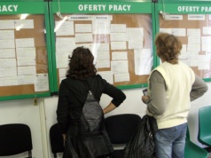 Szukają Polaków do pracy i oferują nawet 16,8 tys. zł "na rękę". Wymagania są minimalne