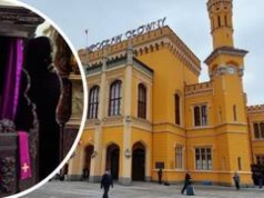 Konfesjonał na dworcu Wrocław Główny. Księża zapraszają na wieczorną spowiedź
