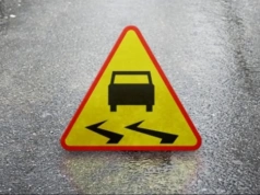 Ostrzeżenie w Ciechanowie i całym powiecie. Uważajcie na drogach i chodnikach