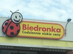 Biedronka wycofuje cebulę z powodu kadmu. Pilny komunikat dla klientów