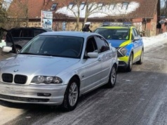 60 mandatów i 51 zatrzymanych dowodów. Policja reaguje na zimowe „rajdy” po jeziorach