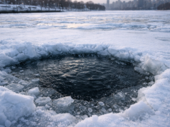 Wskoczył do lodowatej wody by ratować dziecko. Heroiczny akt 30-latka