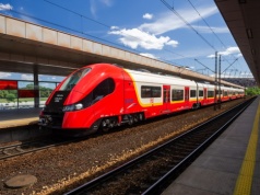 SKM Warszawa: Pasażerów przybywa szybciej niż kursów