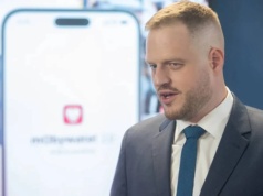 mObywatel a europejskie prawo. Cieszyński pokazał rozwiązanie. "Programują jak w podstawówce"