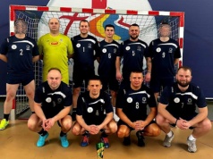 Policjanci z Sieradza stanęli na podium w turnieju halowej piłki nożnej w Poddębicach