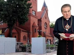 Nie zbliżać się do kościoła! Proboszcz: pozwólcie choć pomodlić się pod murem…