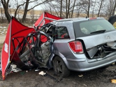 Tragedia niedaleko Łeby. W wyniku zderzenia z cysterną zginął kierowca osobówki