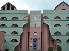 "Ekstrawagancki" budynek zyskał miano ikony. Jedyny taki obiekt w Polsce