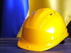 Królowie zasiłków w Polsce to... Polacy. Od Ukraińców mogliby się uczyć pracowitości