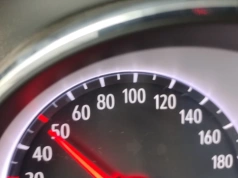 Pędził 106 km/h w zabudowanym. Jaworznianin ukarany w recydywie