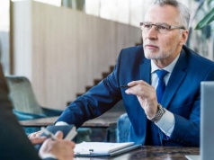 Kredyt inwestycyjny na flotę EV: Jak wykorzystać gwarancję InvestEU do obniżenia kosztów firmy?