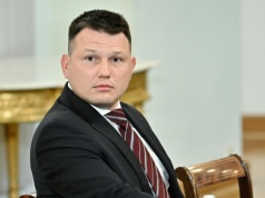 Archiwalne zdjęcie Mentzena podbija sieć! Nie uwierzysz, że to on. "Żyliśmy w piwnicy"