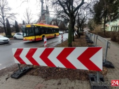 Ruszyła budowa nowych przystanków na Osiedlu Młodych. Mieszkańcy obawiają się zmniejszenia liczby miejsc parkingowych