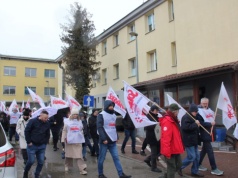 Pikieta przed szpitalem w Bychawie. Padają zarzuty zastraszania i szykanowania załogi