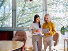 Już 46 proc. Polaków pracuje w stylu „bare minimum Monday”. Czy firmy na tym tracą?