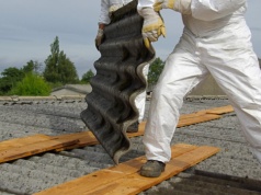 Rząd zmienia zasady dotyczące azbestu. Rezygnuje z kar i upraszcza procedury