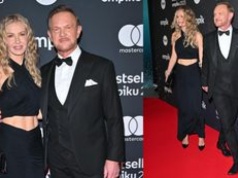 Edyta Pazura chwali się UMIĘŚNIONYM BRZUCHEM, pozując na Bestsellerach Empiku u boku Cezarego (ZDJĘCIA)