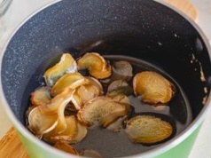 Pij codziennie wieczorem zamiast herbaty czy soku. Do wiosny pozbędziesz się boczków