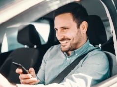 Po tylu miesiącach pracy w Niemczech można kupić nowego VW Golfa lub Audi