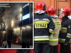 Ogień trawił elewację centrum handlowego. Ewakuowano setki osób