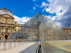 Ważna zmiana w Luwrze po spektakularnej kradzieży. Prezydent zdecydował w sprawie dyrektorki