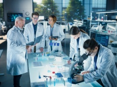 Nowe megatrendy w edukacji.  Uczelnie przygotują ekspertów technologii krytycznych