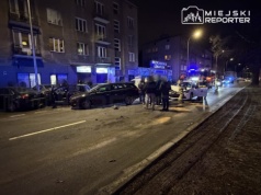 Karambol 5 pojazdów na Bielanach. Zablokowana ważna arteria w kierunku Śródmieścia