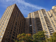 Luka czynszowa wyklucza samotne matki z dziećmi. Dla nich mieszkanie to luksus