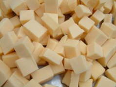 Polacy zajadają się codziennie. Większość nie ma świadomości, jak wpływa na organizm