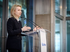 EBI stawia na obronność. Do Polski płyną miliardy. "Skala inwestycji dwa razy większa"