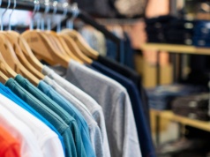 Gigant odzieżowy w końcu wkracza do Polski. Klienci na to czekali, obkupią się już pierwszego dnia