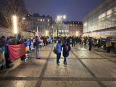 Kraków uczcił 4. rocznicę pełnoskalowej inwazji Rosji na Ukrainę. Manifestacja na Skwerze Wolnej Ukrainy