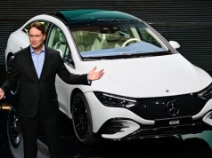 Po katastrofalnym roku Mercedes chce „wynaleźć się na nowo”