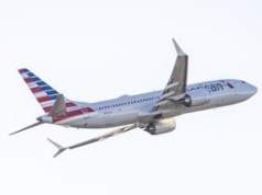 Dziury po kulach na Boeingu 737 American Airlines. Wrócił z Kolumbii