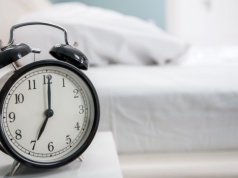 Zmiana czasu na letni 2026 będzie szybciej? Tej nocy będziemy spać krócej