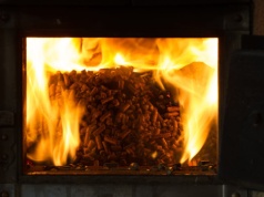 Koniec z workami i popiołem. Nowa technologia grzeje jak słońce, a rachunki? Mogą zaskoczyć