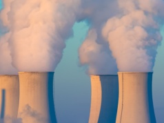 Spółka Orlenu i Synthosu ma umowę na zaprojektowanie małego atomu dla Polski