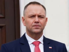 Sondaż powinien dać Nawrockiemu do myślenia. Polacy ocenili, co zrobić z SAFE