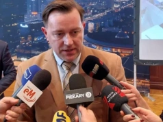 Radny prezydenta próbuje cenzurować obrady komisji, której jest przewodniczącym. Powołuje się na regulamin, którego najwyraźniej nie zna