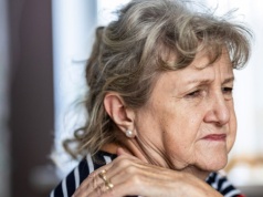 Odbiera wzrok, poraża twarz i powoduje ogromny ból. Narażone osoby po 50-tce