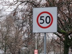 Dlaczego czasem ograniczenie prędkości jest kwadratowe? To znak B-43. Potężne mandaty