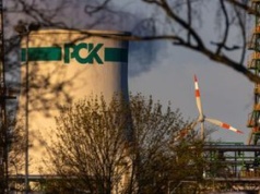 Unimot zainwestuje w rafinerię w Schwedt? Oto jak spółka odnosi się do tych doniesień