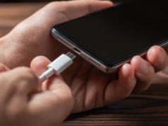 Zainstaluj w telefonie. Może się przydać każdemu